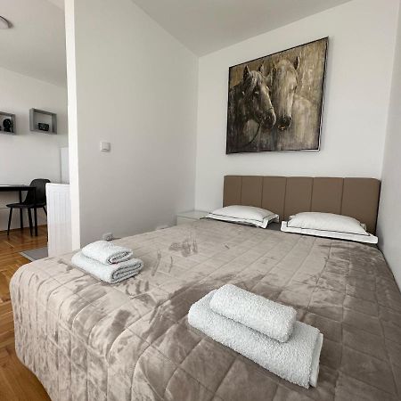 Aura Apartment เบลเกรด ภายนอก รูปภาพ